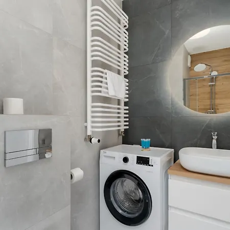 Imperial Capital By Bookinghost