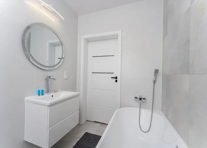 Imperial Capital By Bookinghost