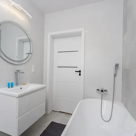 Imperial Capital By Bookinghost