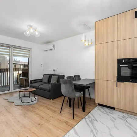 Imperial Capital By Bookinghost * Krakov