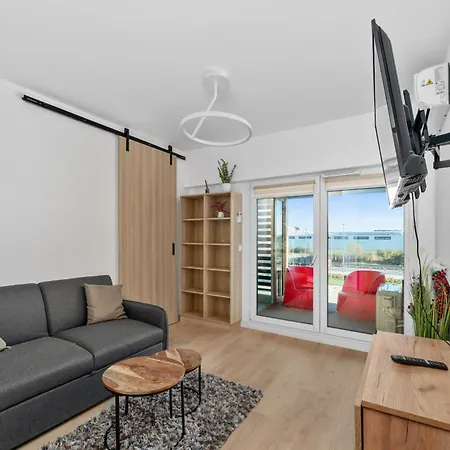 Imperial Capital By Bookinghost * Krakov